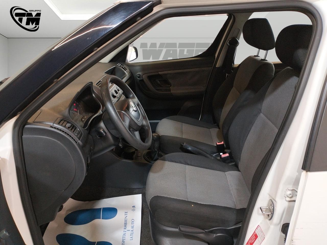 Skoda Roomster 1.2 Active 70cv