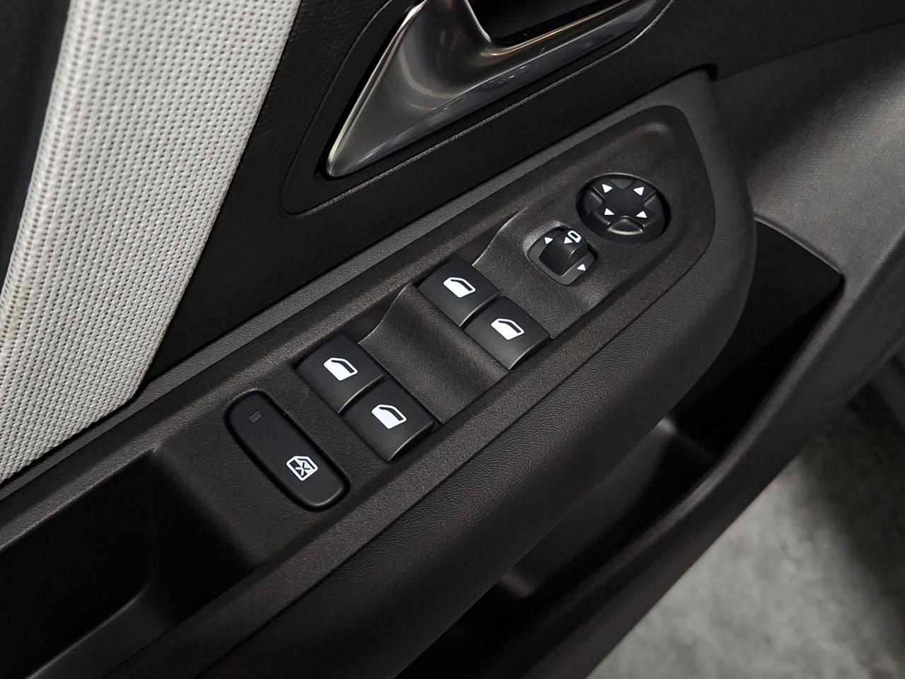 Citroen C4 X 1.2 PureTech 130CV Plus EAT8 Km. 0 MY'25