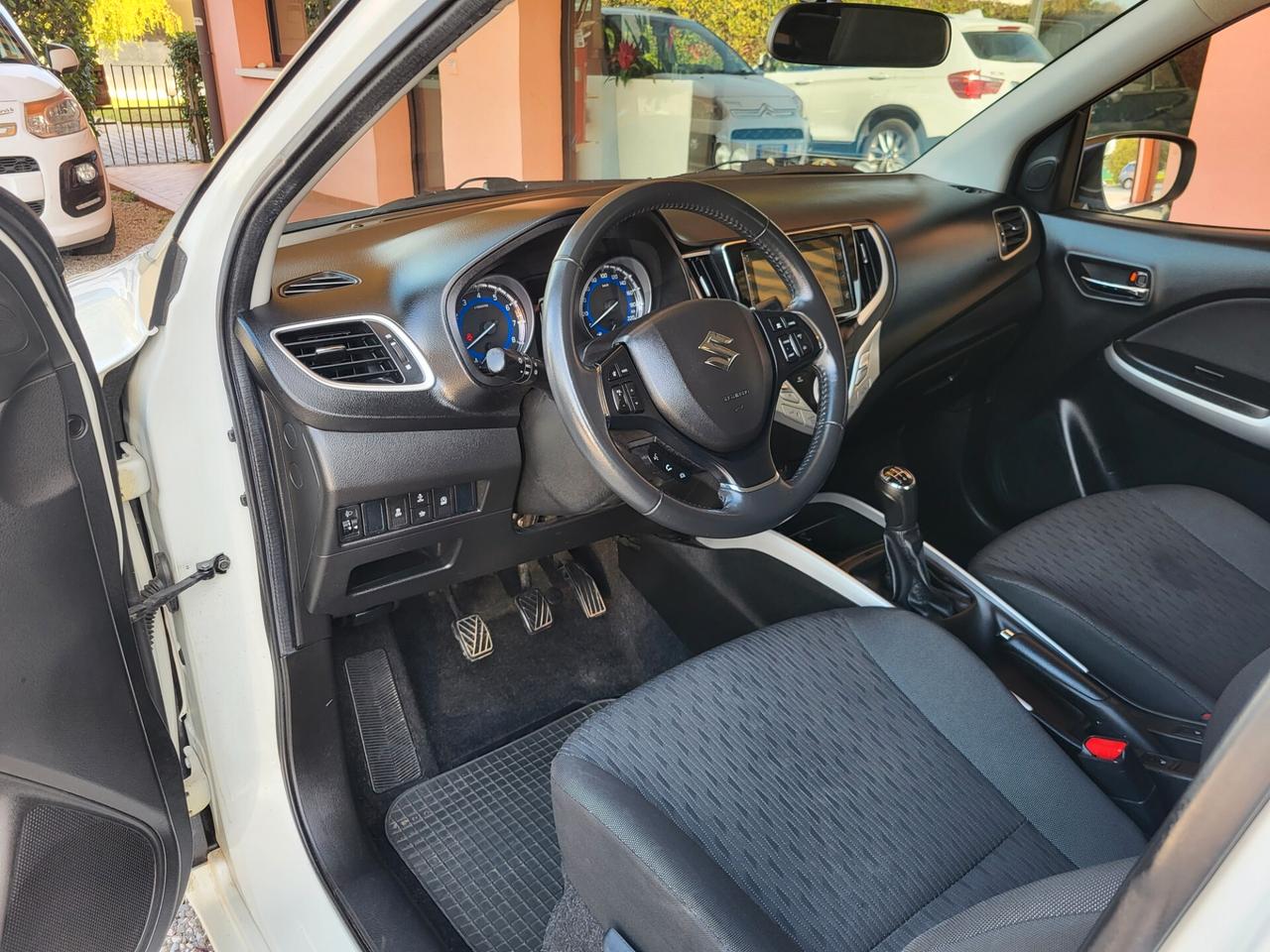 Suzuki Baleno 1.2 Hybrid B-Top