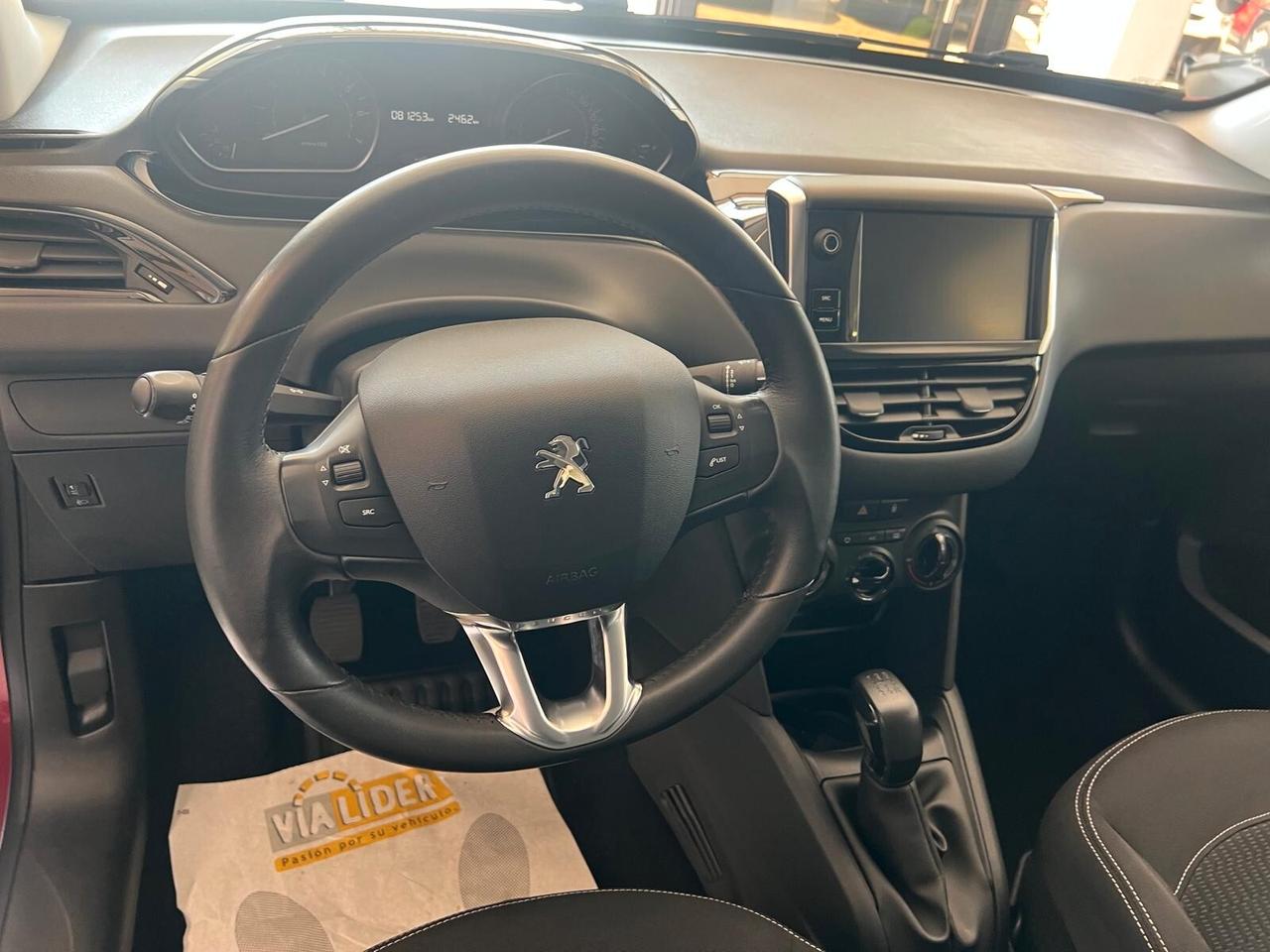 Peugeot 208 PureTech 82 5 porte ALLURE
