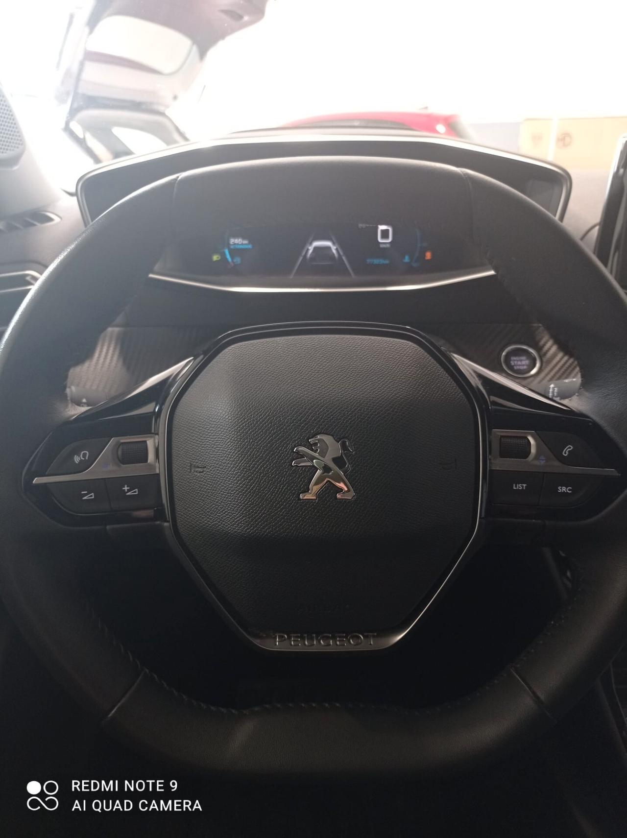 Peugeot 2008 PureTech 100 S&S Allure