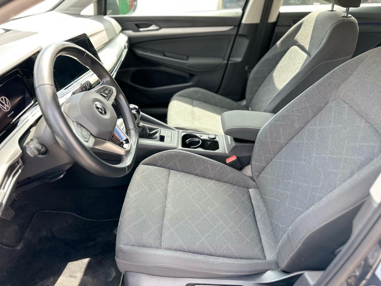 Volkswagen Golf 1.0 TSI EVO Life adatta a neopatentati garanzia permute finaziamento