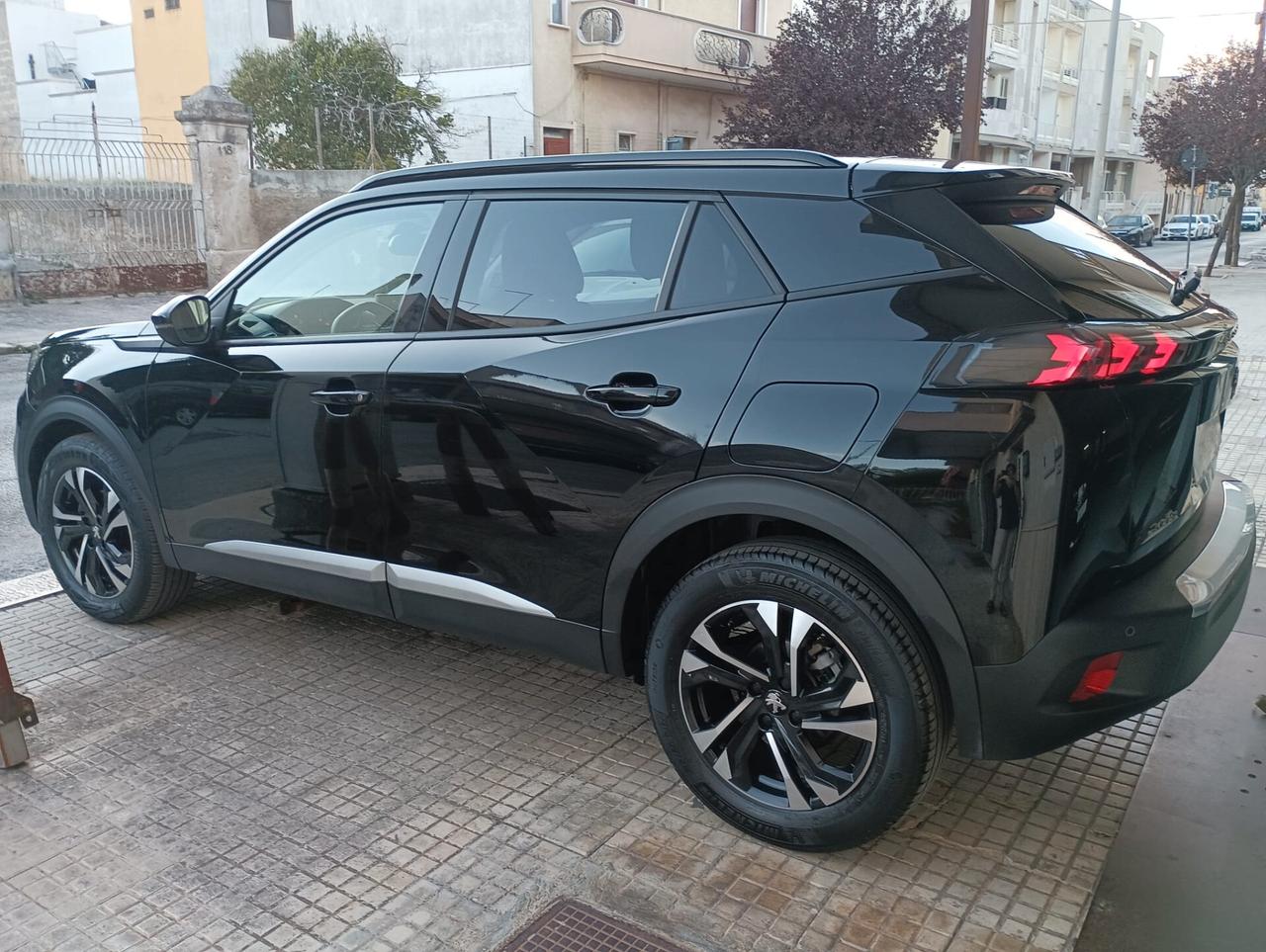 Peugeot 2008 1.2 PureTech 100 Cv S&S Allure