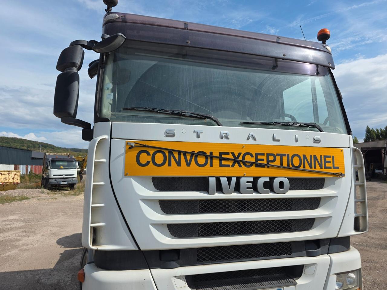 IVECO Stralis AS440S50T/P – 500 CV – Cambio manuale – solo circa 375.000 km
