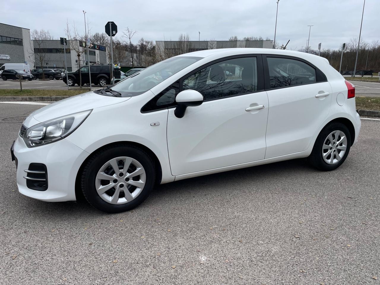 Kia Rio 1.2 CVVT 5p. Cool*Neo patentati *