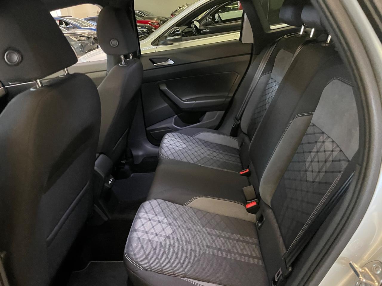 Volkswagen Taigo 1.0 TSI 115 CV DSG R-Line Telec. Keyless Matrix