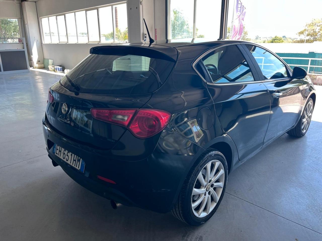Alfa Romeo Giulietta 2.0 JTDm-2 140 CV Distinctive