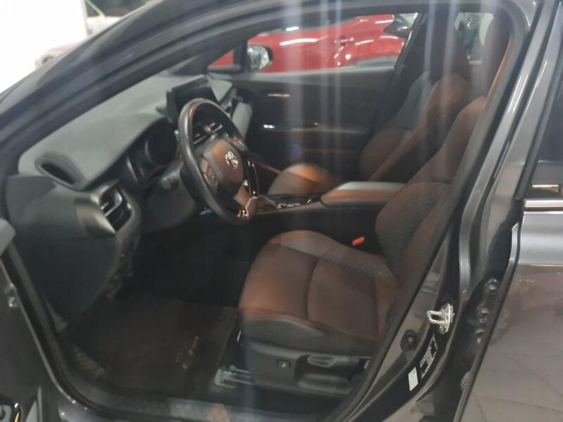 Toyota C-HR C-HR 2.0 Hybrid E-CVT Trend
