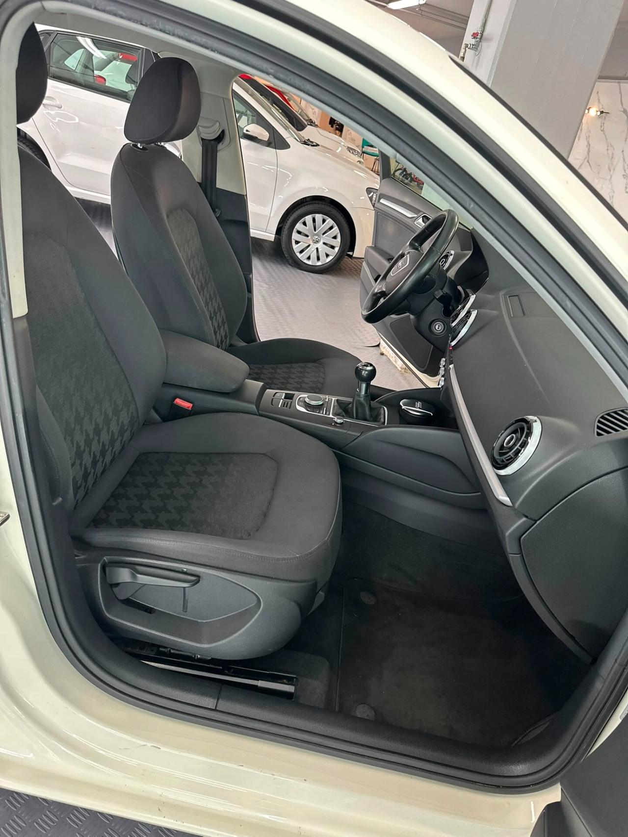 Audi A3 Sedan 1.6 TDI clean diesel Ambition