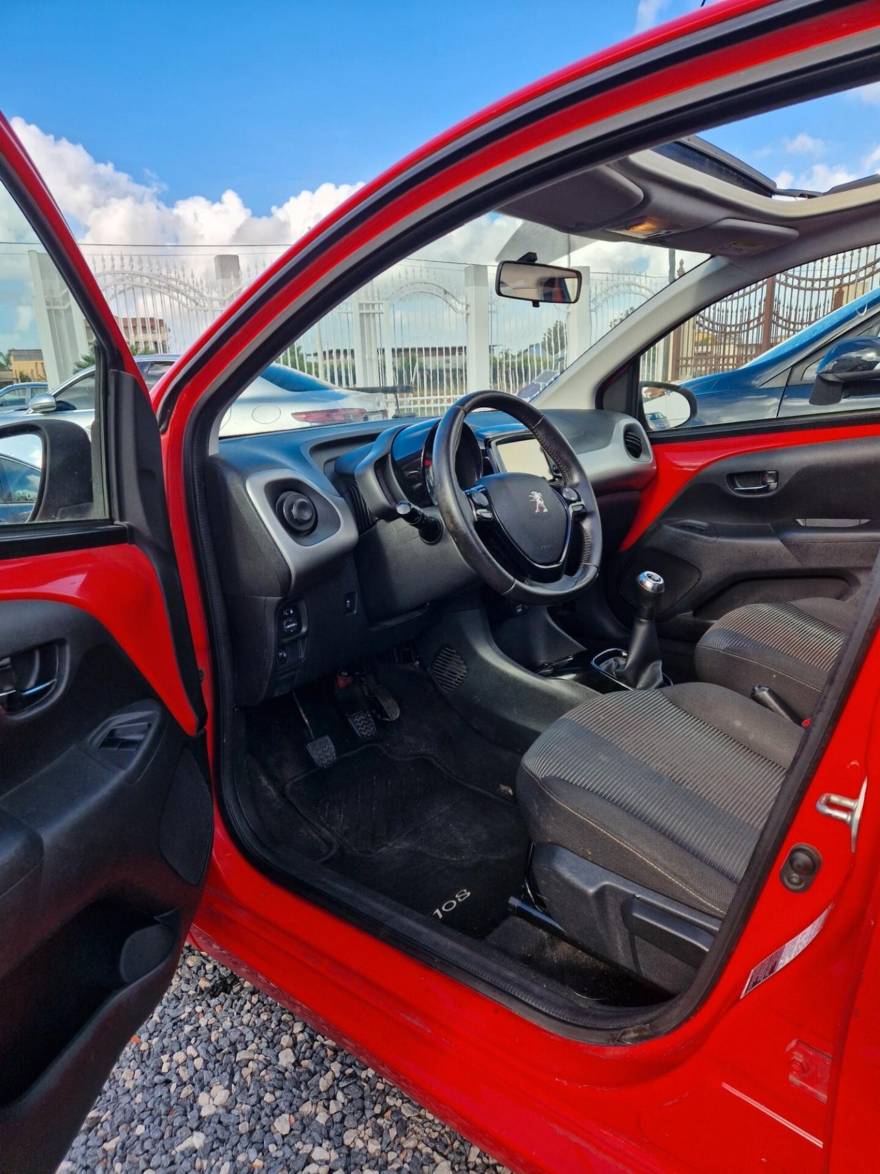 Peugeot 108 PureTech 82 5 porte Allure