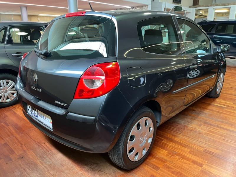 RENAULT Clio 1.2 16V 3 porte Confort