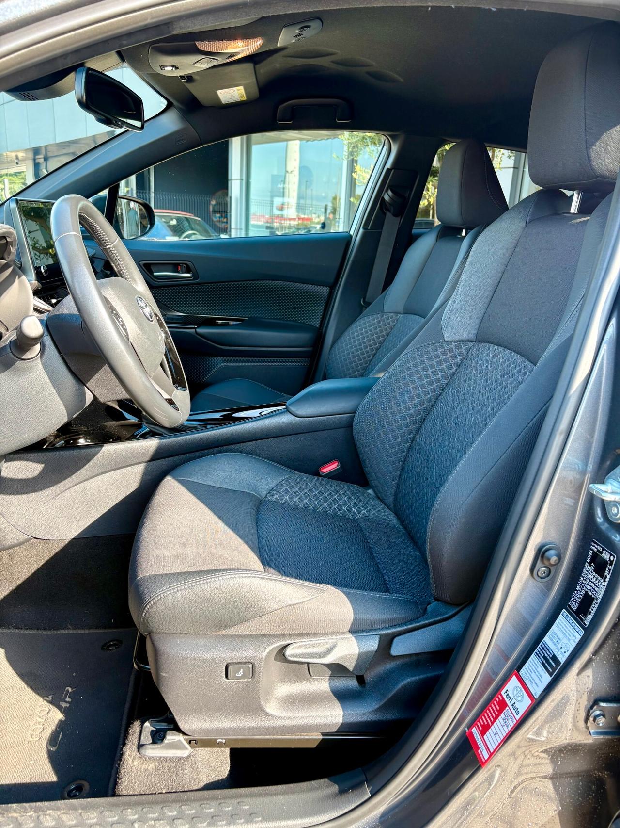 Toyota C-HR 1.8 Hybrid E-CVT Trend