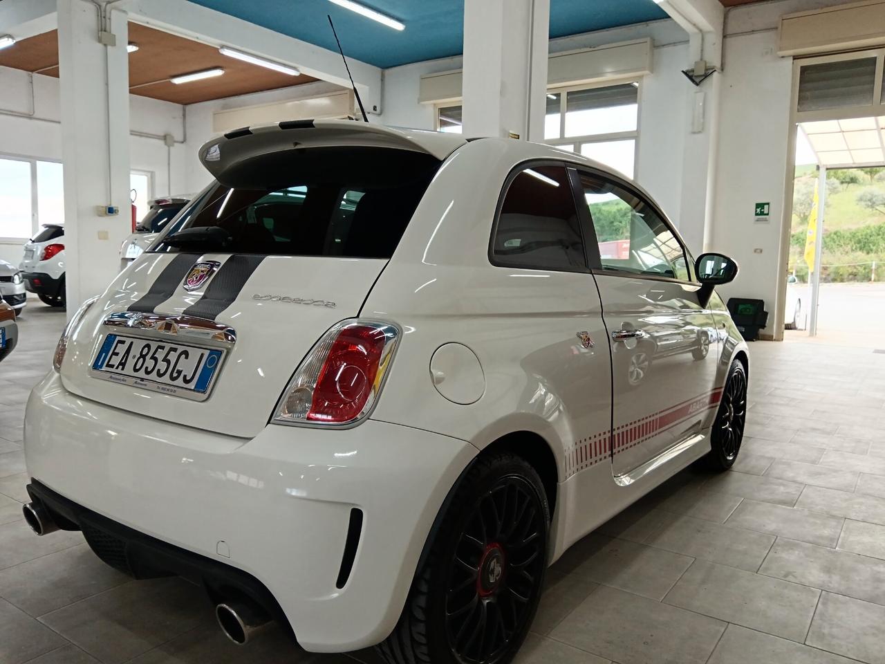 Abarth 500 1.4 Turbo T-Jet essesse