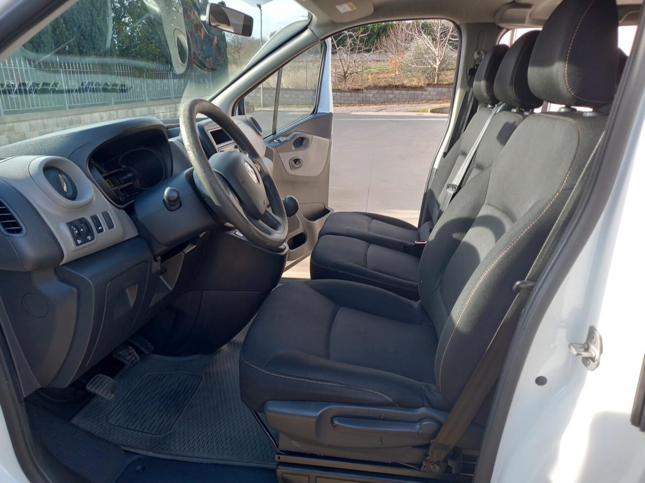 Renault Trafic T29 1.6 dCi 145CV 9 POSTI