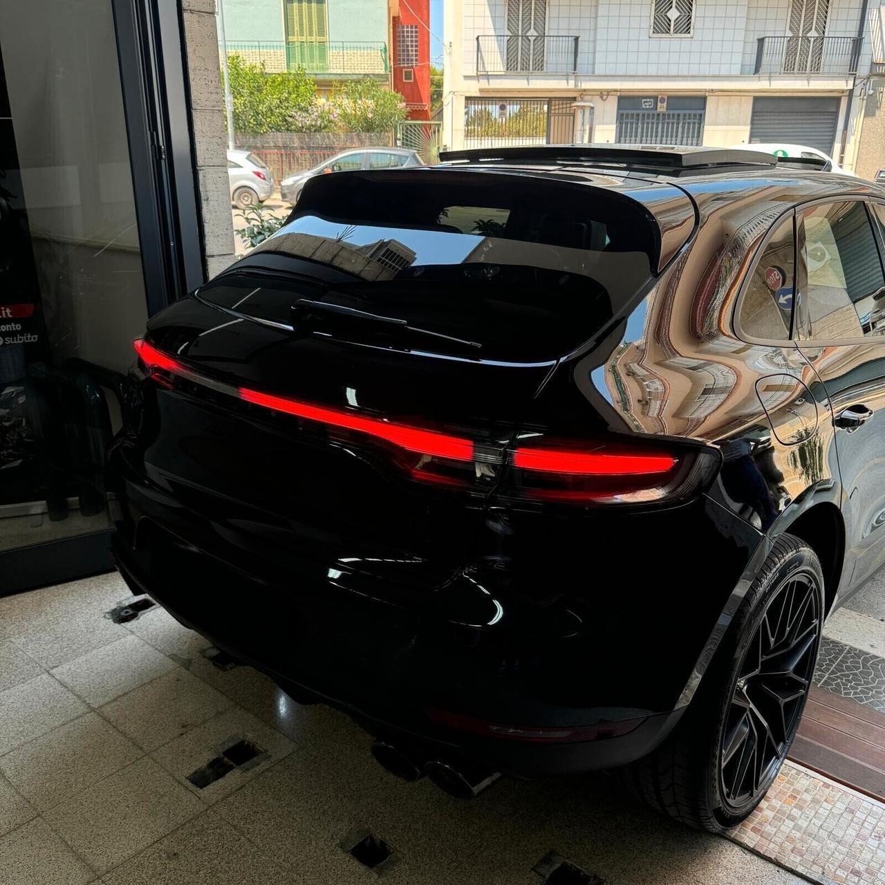 Porsche Macan 2.0 Benzina 245cv