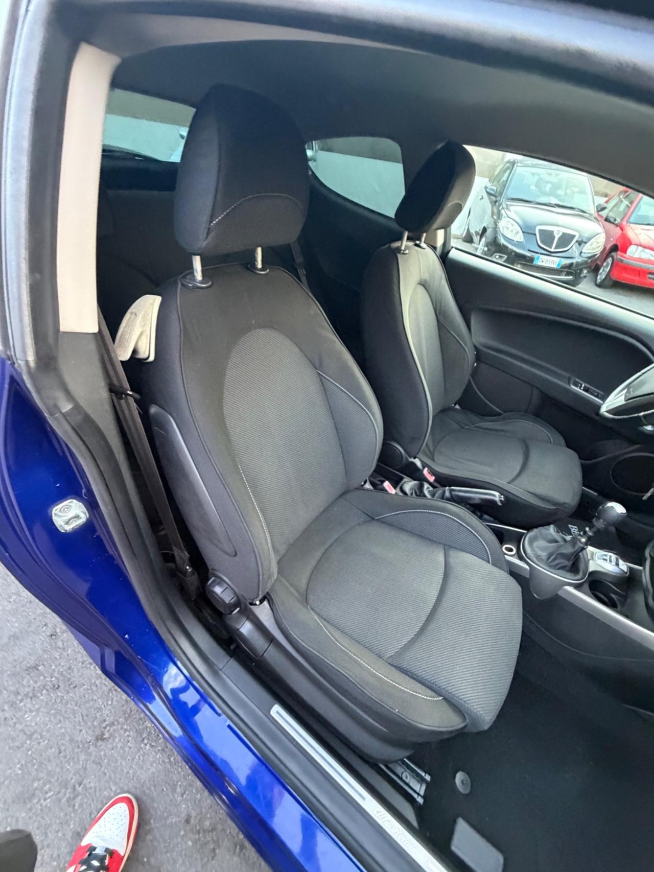 Alfa Romeo MiTo 1.6 JTDm 16V Distinctive Sport Pack