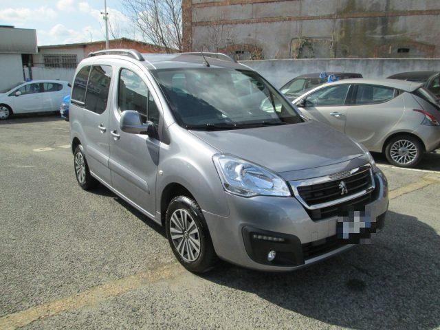 PEUGEOT Partner Tepee BlueHDi 120 S&S Outdoor N1 Autocarro