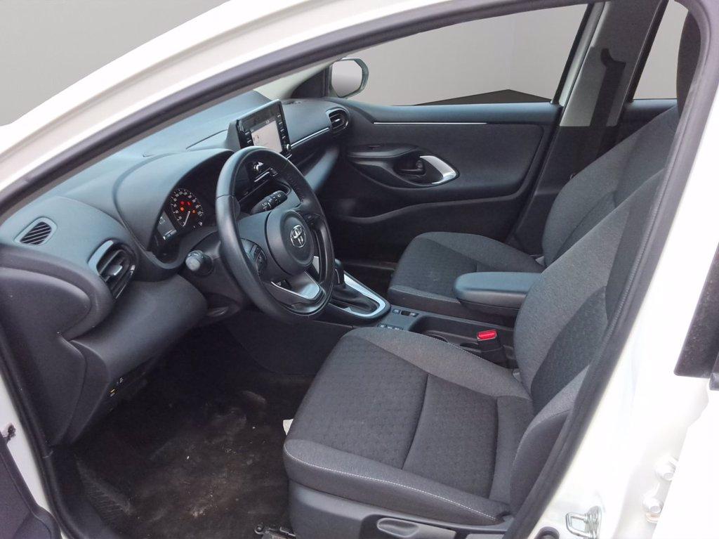 TOYOTA Yaris 1.5h active del 2023