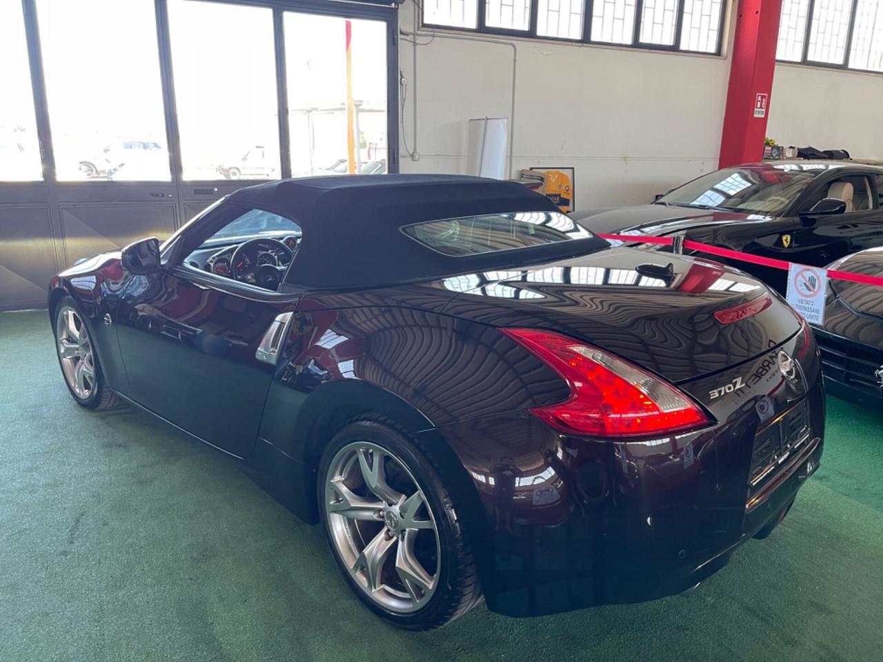 Nissan 370Z Roadster 3.7 V6 PERMUTE RATE