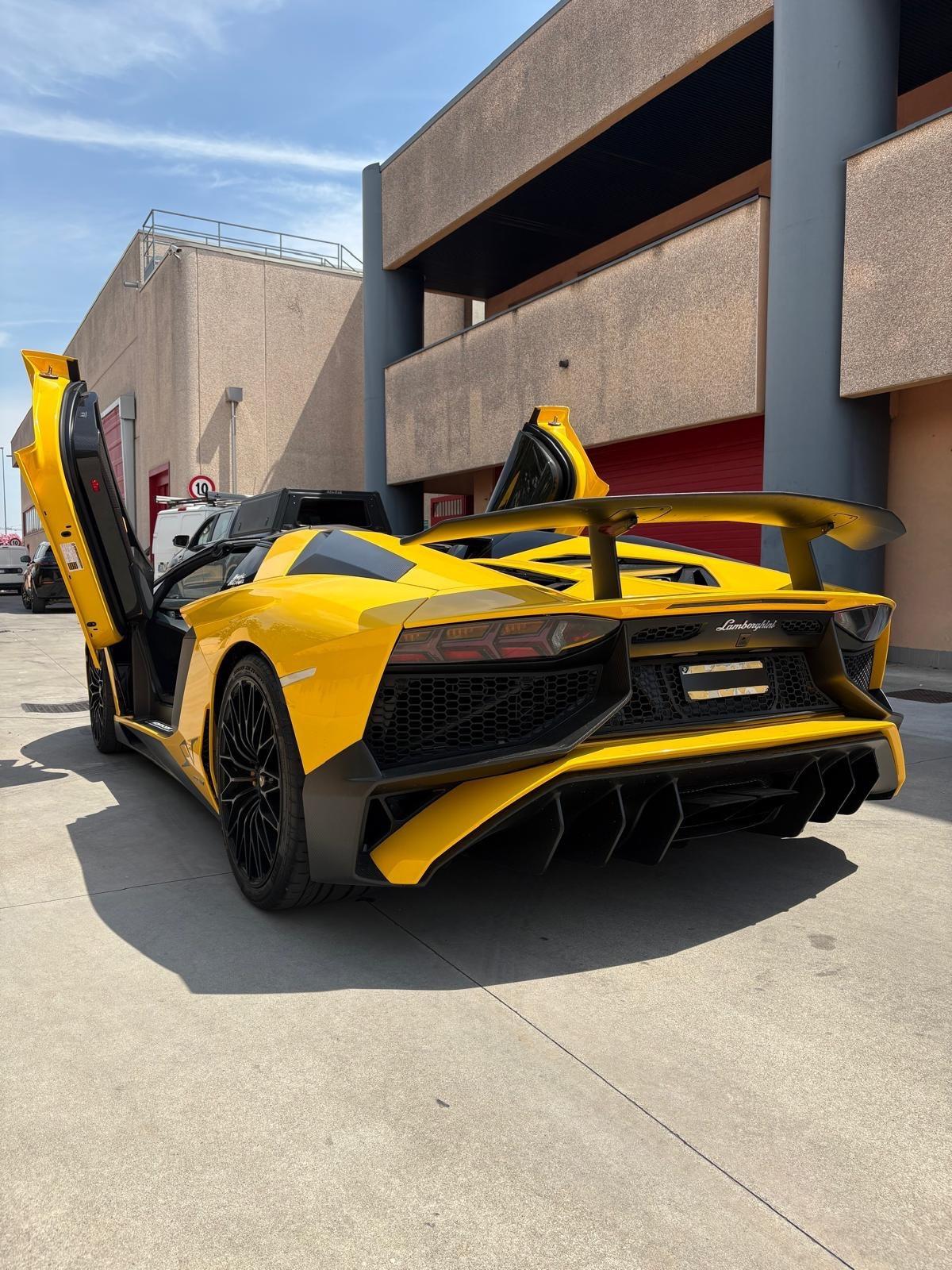 Lamborghini Aventador 6.5 V12 LP750-4 Superveloce Roadster