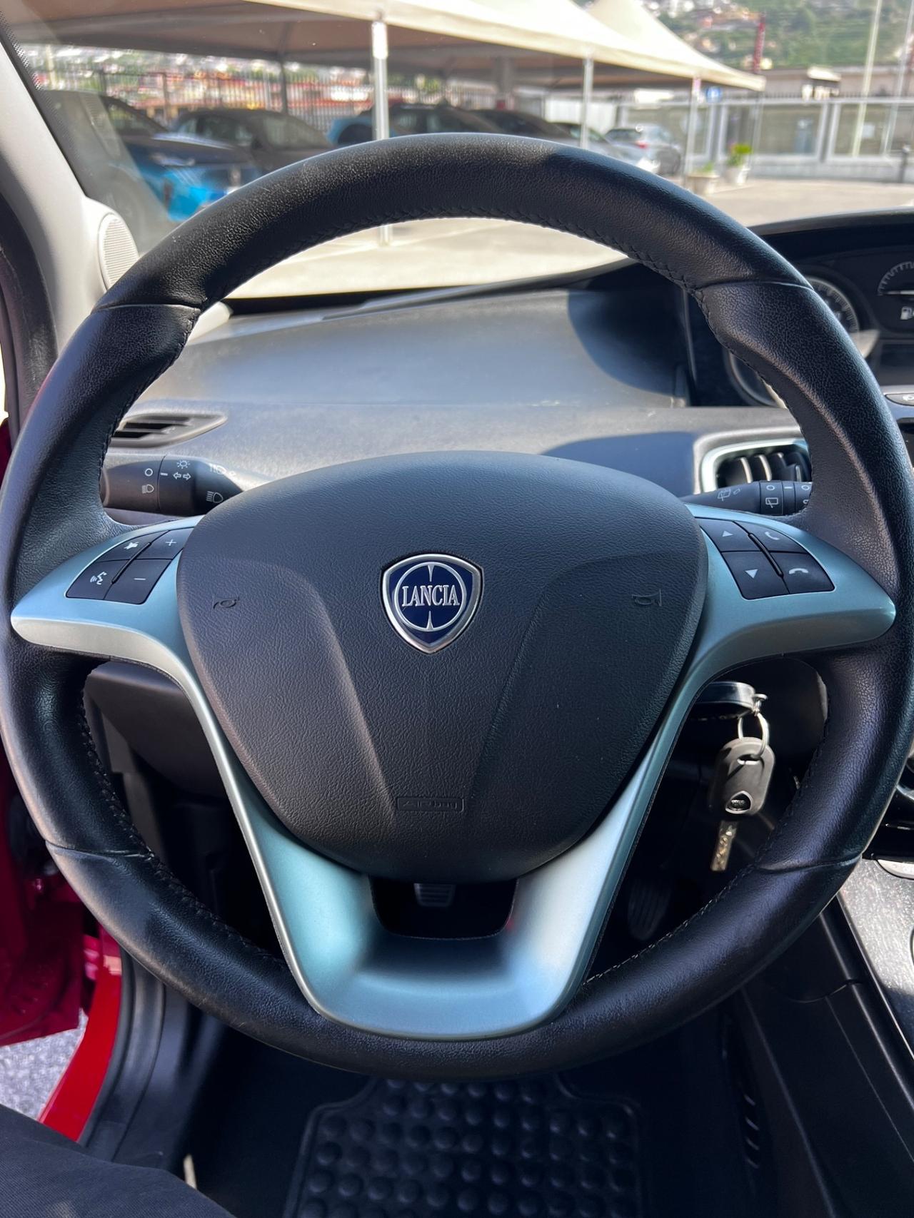 Lancia Ypsilon 1.2 69 CV 5 porte GPL Gold