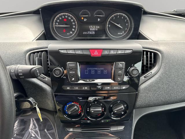 LANCIA Ypsilon 1.0 FireFly 5 porte S&S Hybrid Silver Plus