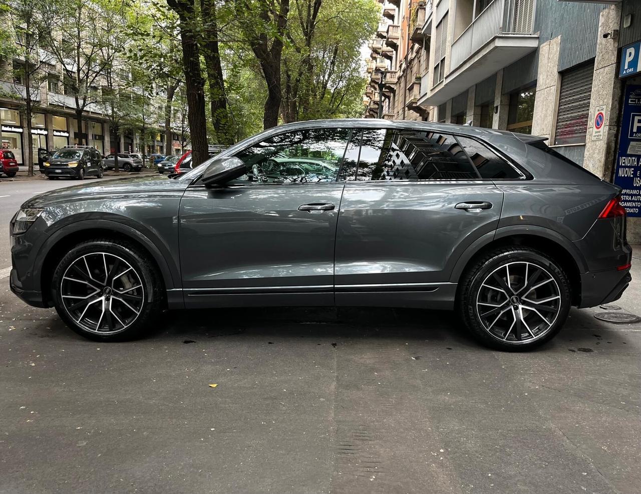 Audi Q8 55 TFSI S line quattro tiptronic Sport