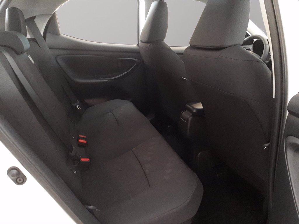 TOYOTA Yaris 1.5h active del 2025