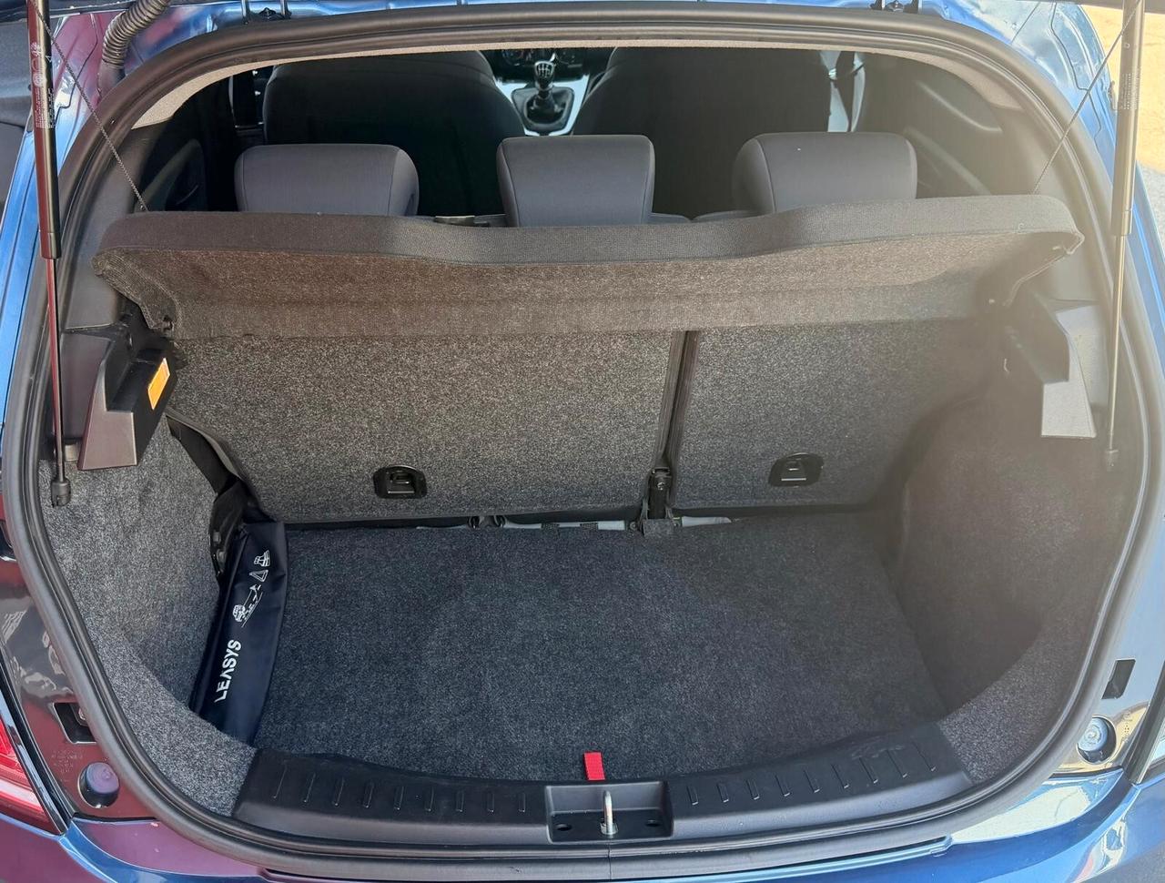 Lancia Ypsilon 1.0 FireFly 5 porte S&S Hybrid Alberta Ferretti