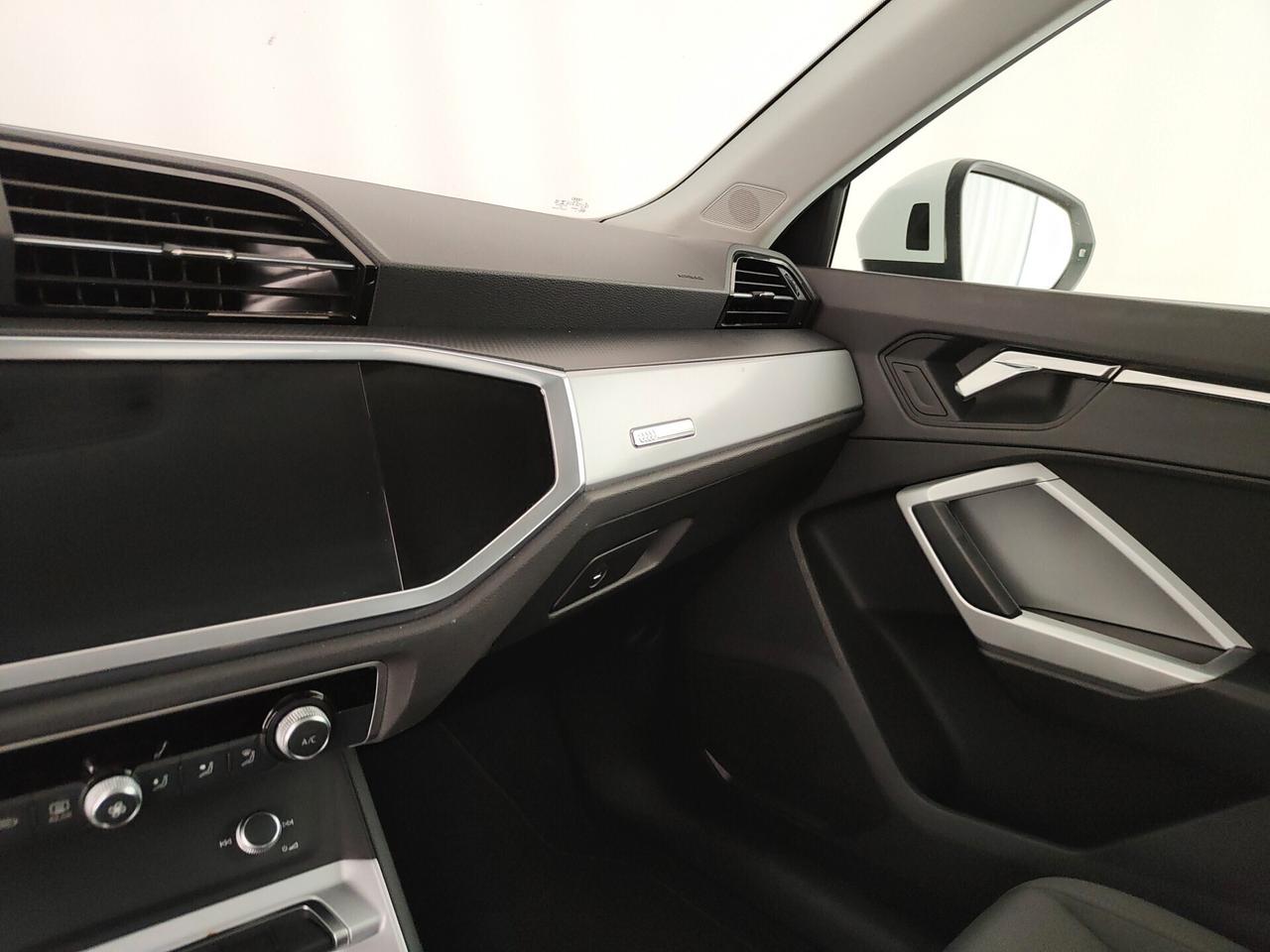 Audi Q3 35 TDI S tronic Business