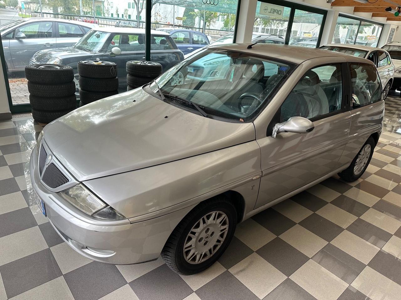 Lancia Ypsilon 1.2 Argento