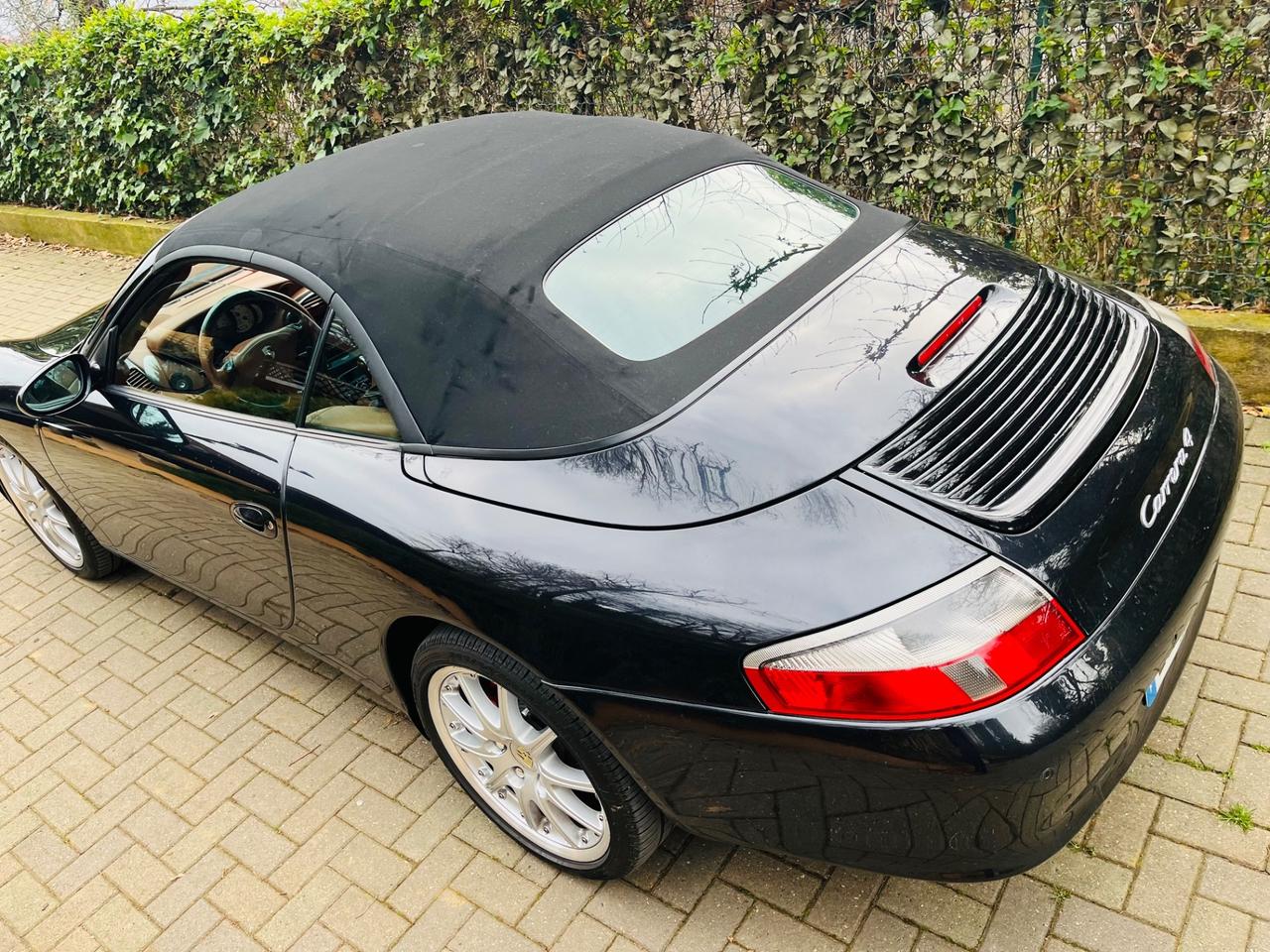 Porsche 911 Carrera 4 cat Cabriolet