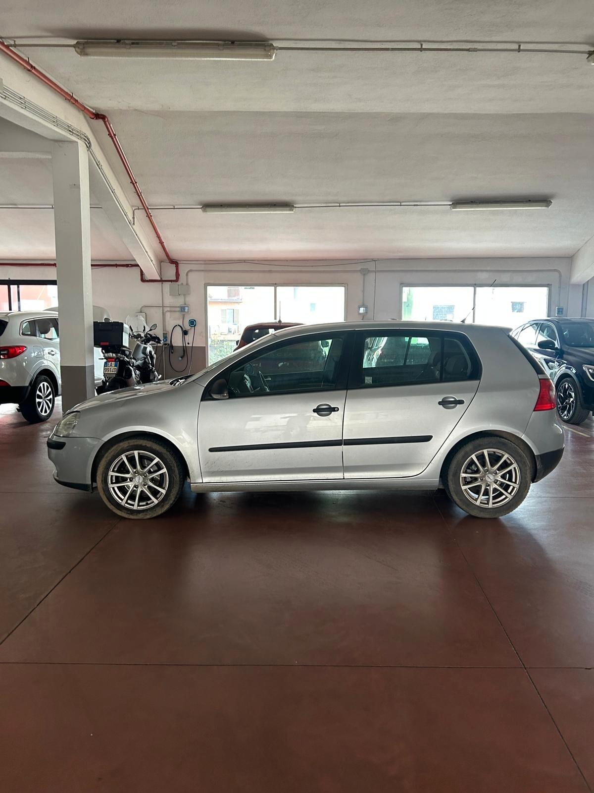 Volkswagen Golf 1.9 TDI DPF 5p. DSG GT Sport