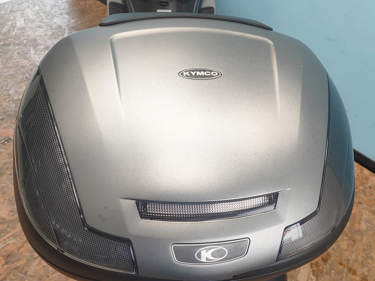 Kymco X-Town 300 I con ABS e bauletto in tinta