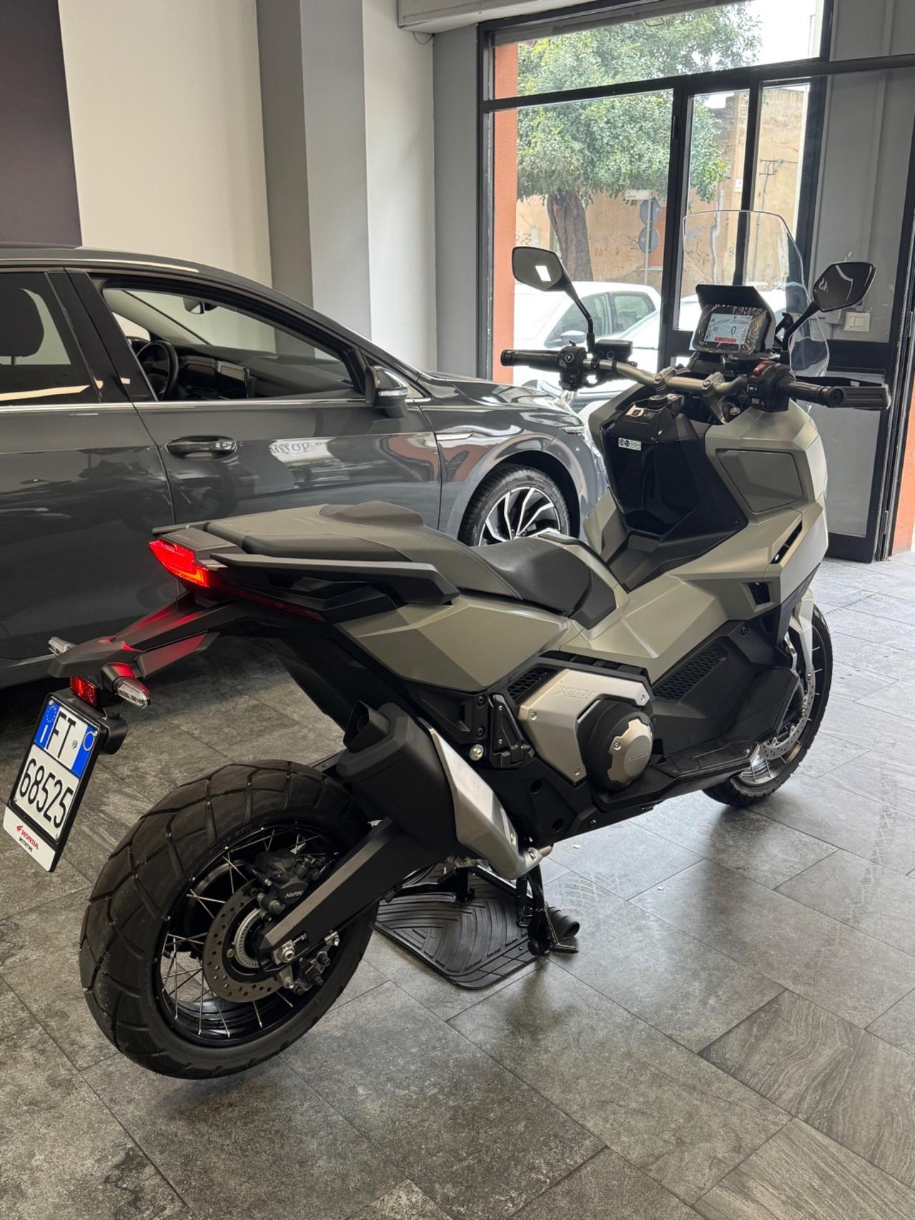 Honda X-ADV 750 KM ZERO FINANZIABILE