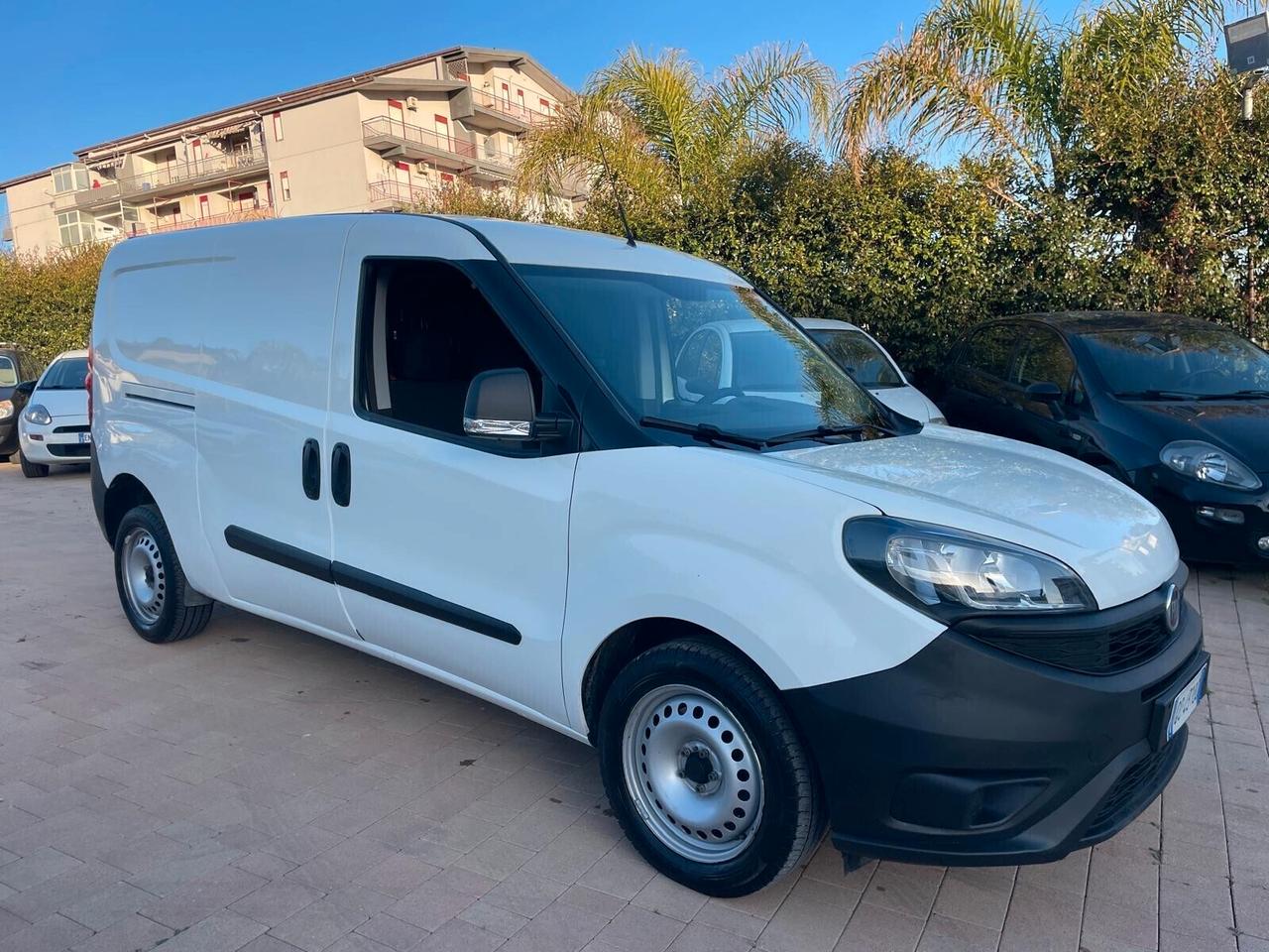 "NOLEGGIO" Opel Vivaro 9 POSTI e altri veicoli
