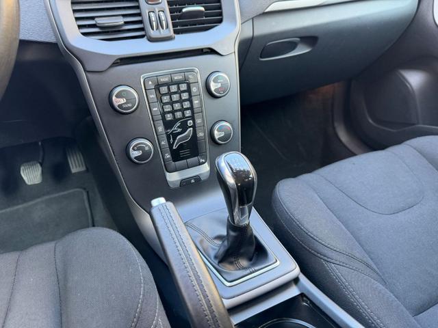 VOLVO V40 D2 2.0 euro 6