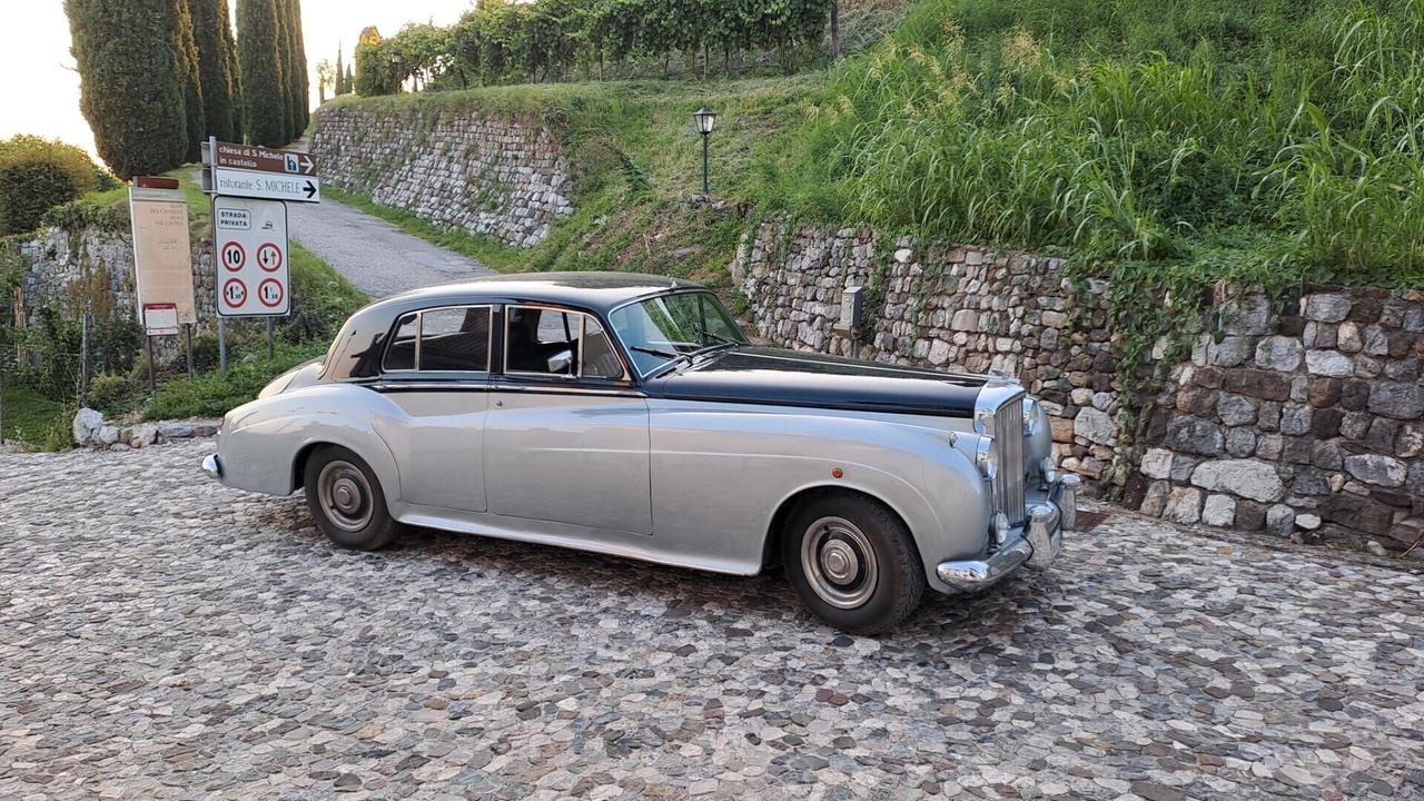 Bentley S2 RHD targhe italiane