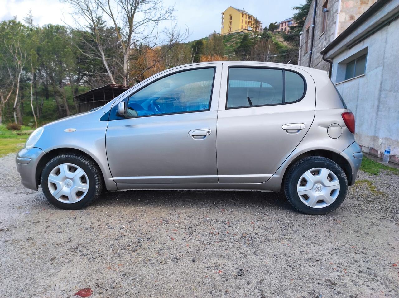 Toyota Yaris 1.0i 16V cat 5 porte