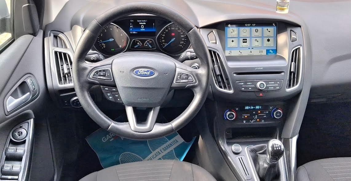 Ford Focus 1.6 120 CV BenzinaGPL Titanium