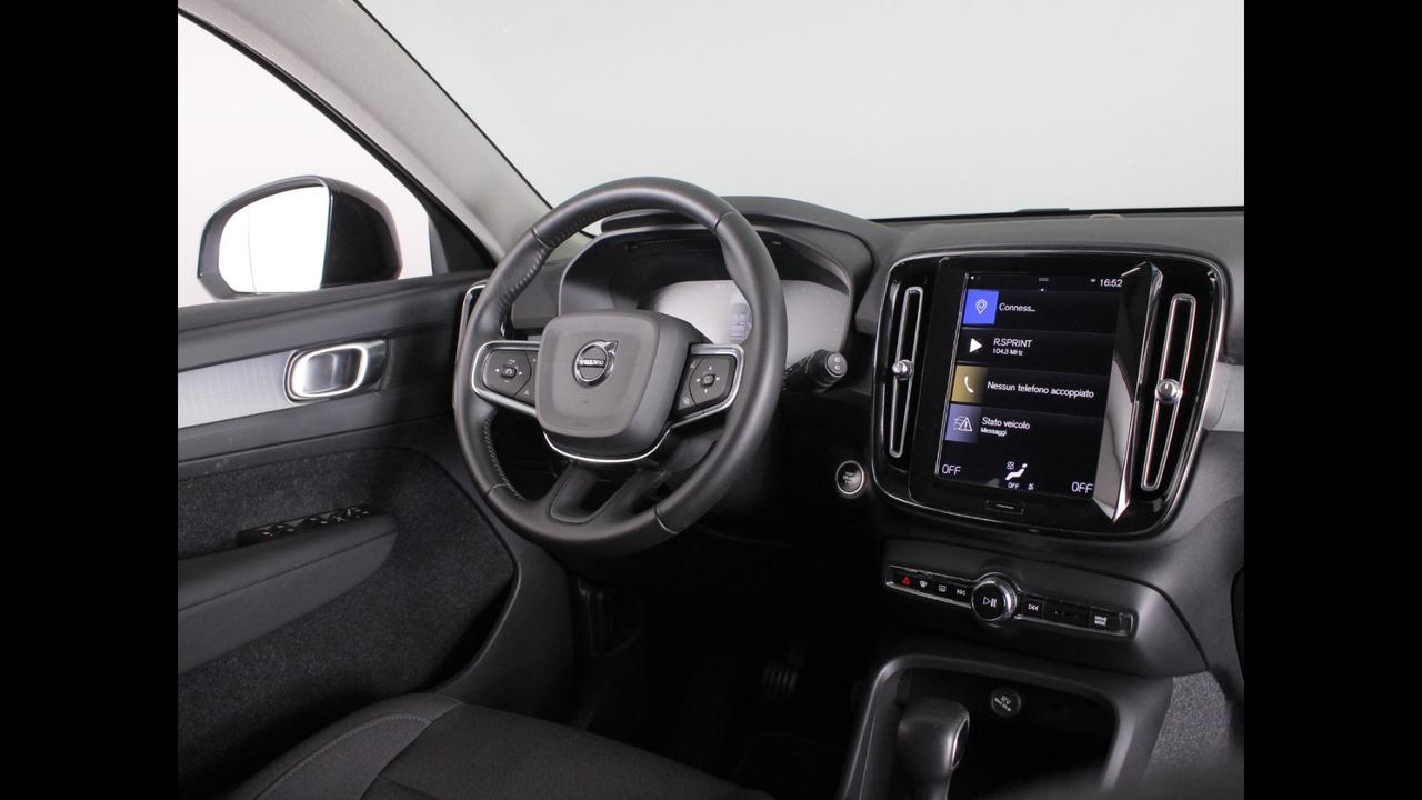 VOLVO XC40 - XC40 2.0 d3 Momentum my21