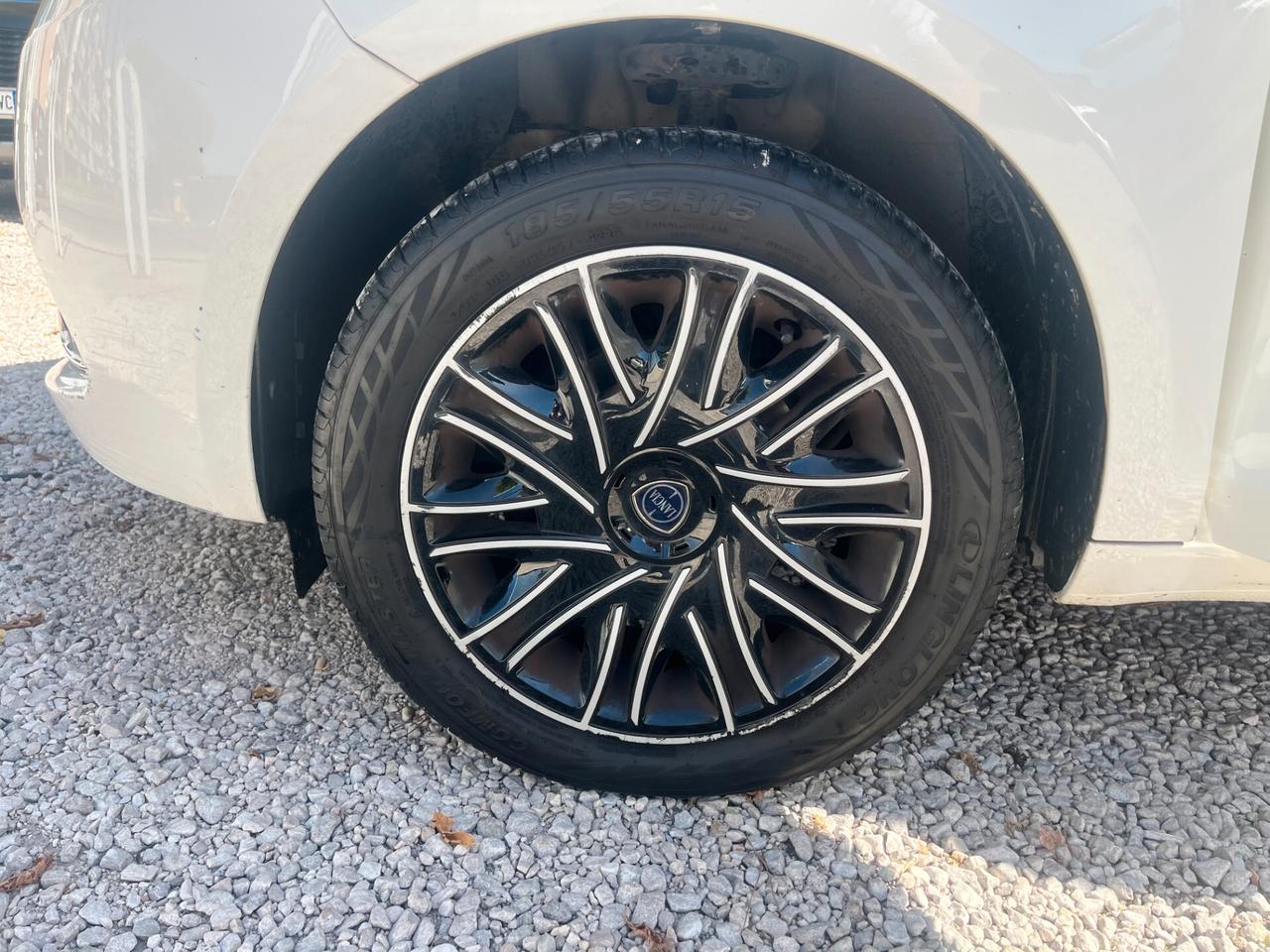 Lancia Ypsilon 1.2 69 CV 5 porte KM CERTIFICATI 2017