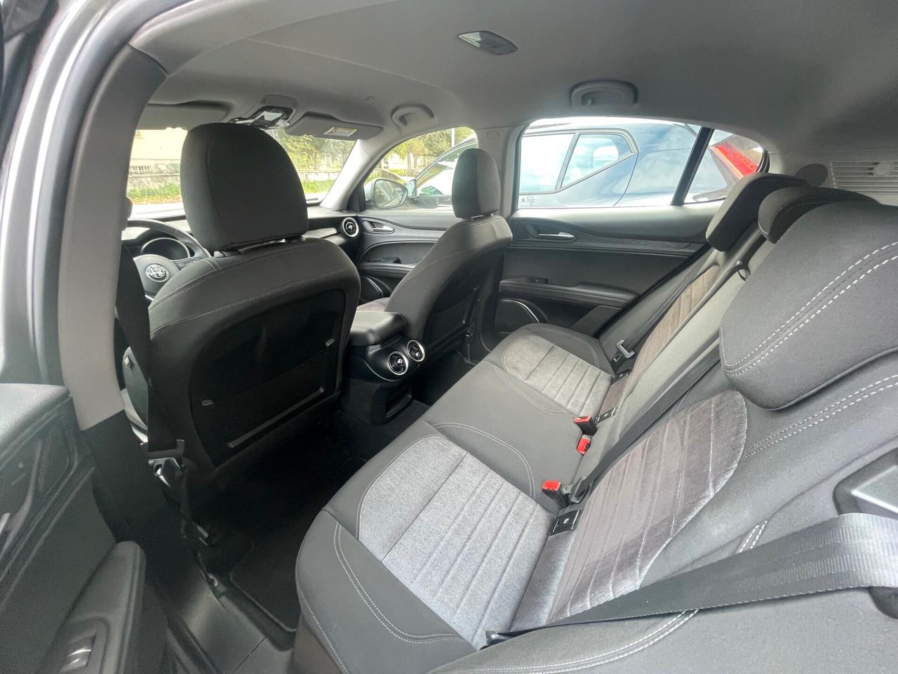 Alfa Romeo Stelvio 2.2 210 CV AT8 Q4 Business