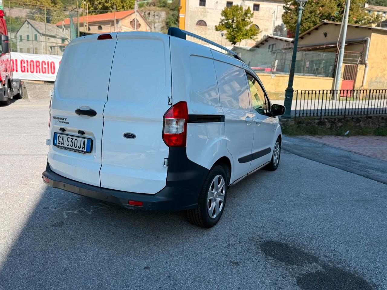 Ford Transit Courier 1.5 TDCi 75CV Van Entry