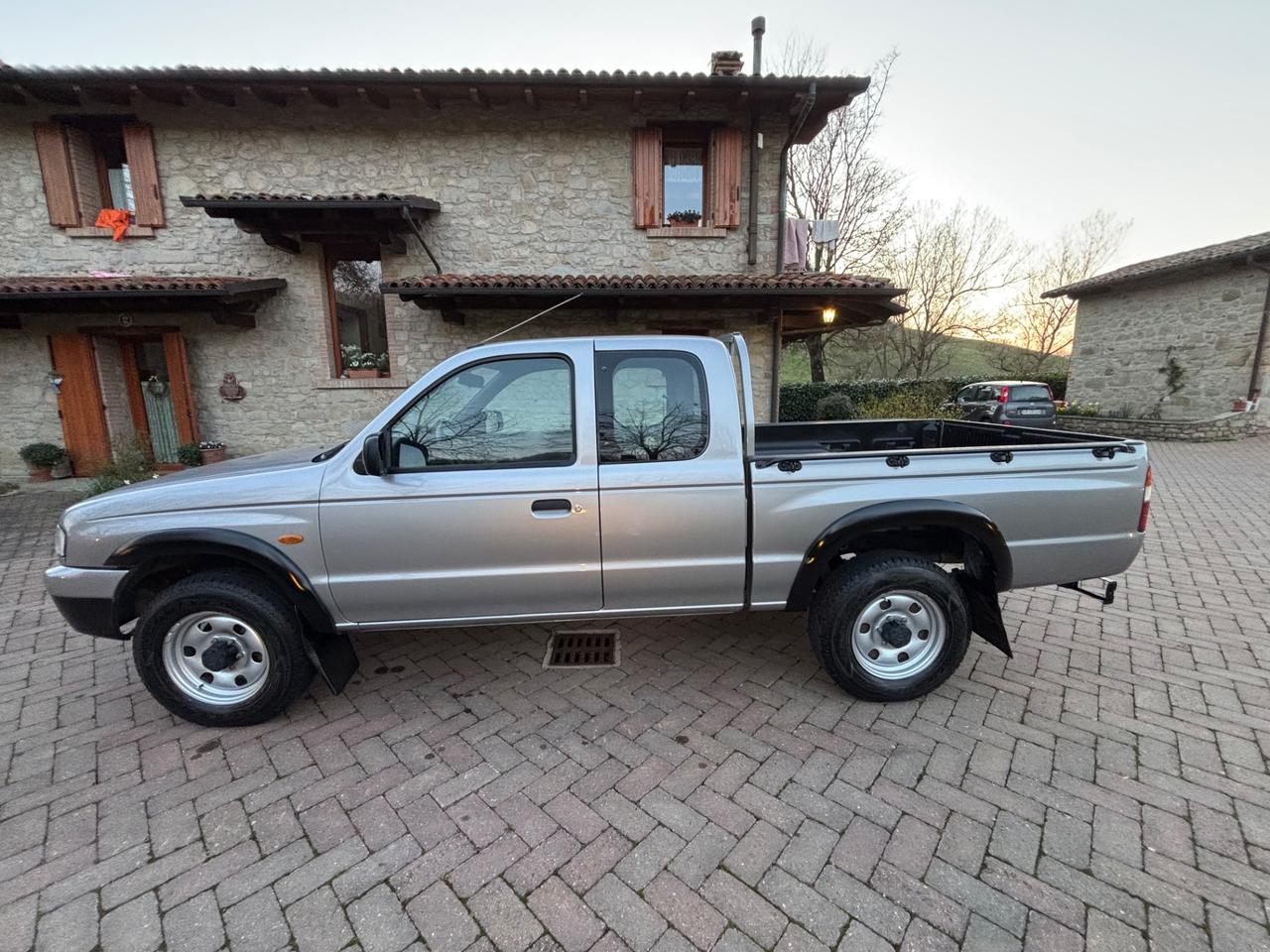Mazda B 2500 2.5 diesel Stretch-Cab SDX Pup Clima