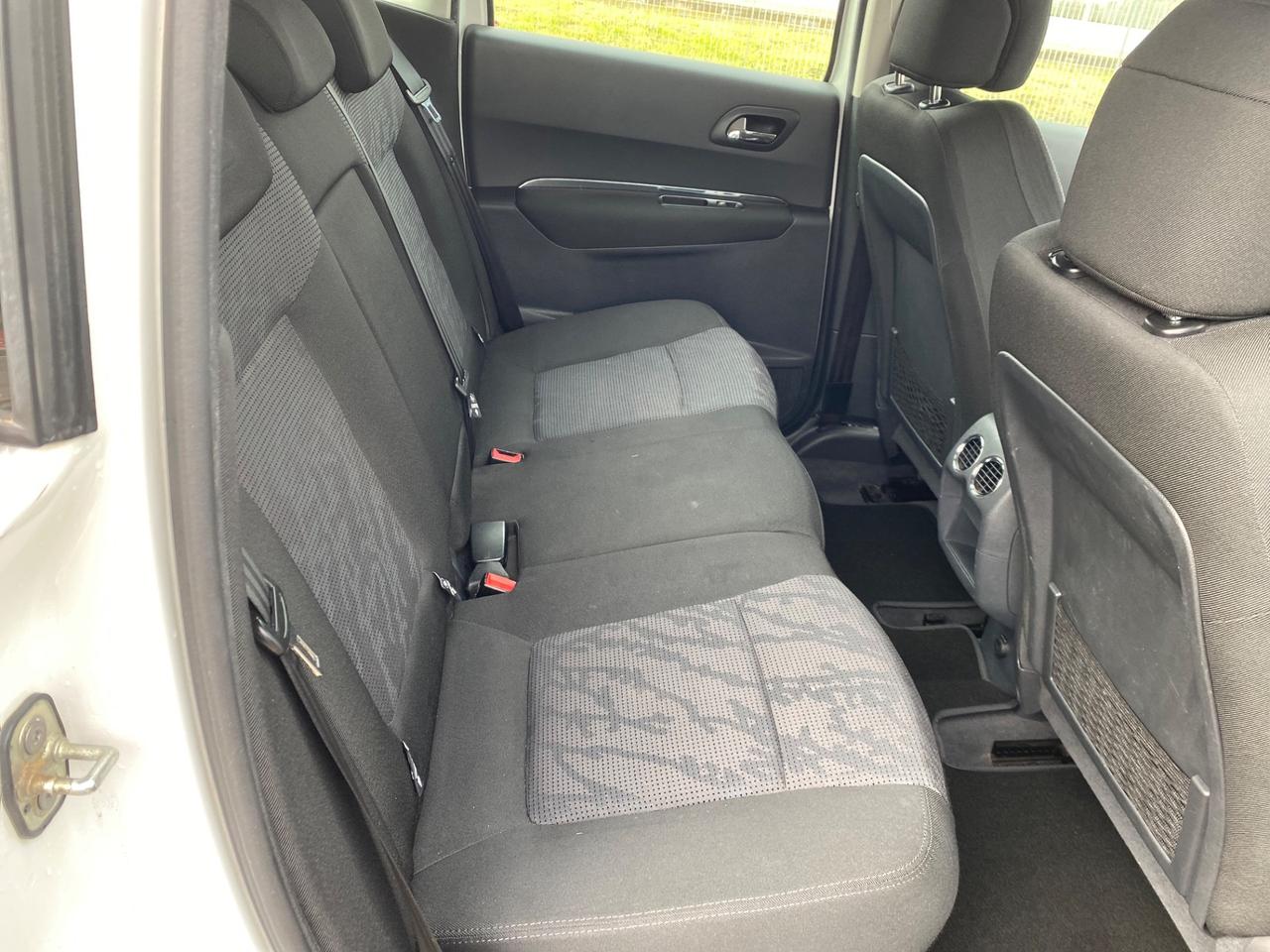 Peugeot 3008 1.6 HDi 110CV cambio robotizzato Premium