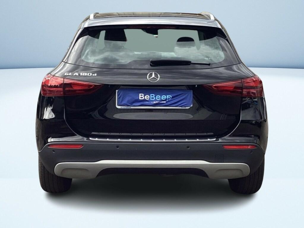 Mercedes GLA 180 180 D Progressive Advanced 8G-DCT