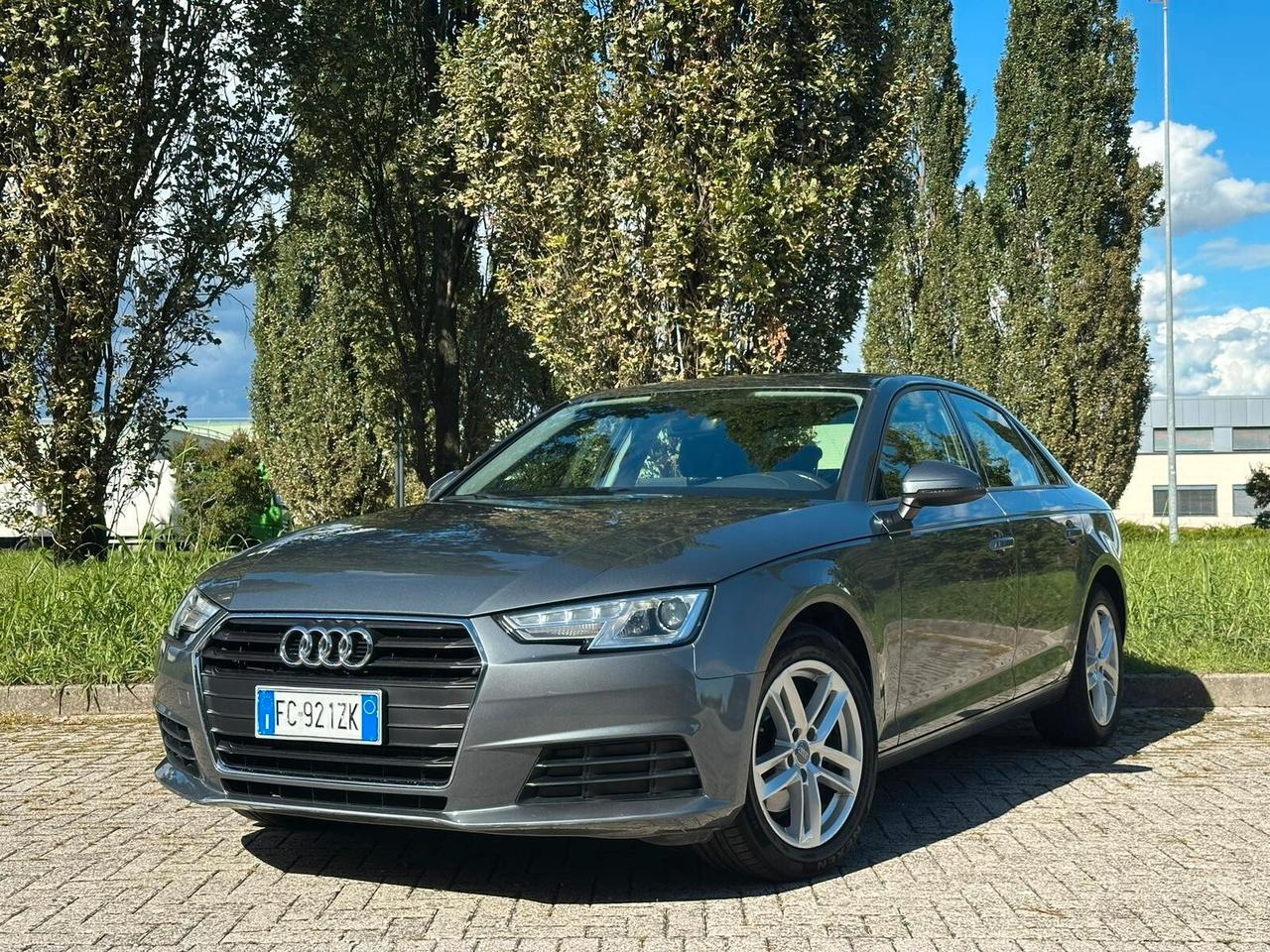 Audi A4 2.0 TDI 150 CV S tronic