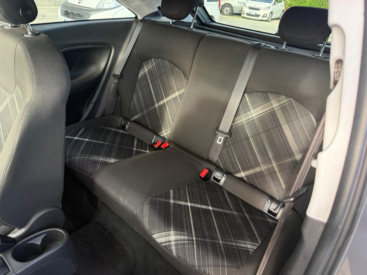 Opel Corsa 1.4 90CV GPL Tech Coupé b-Color