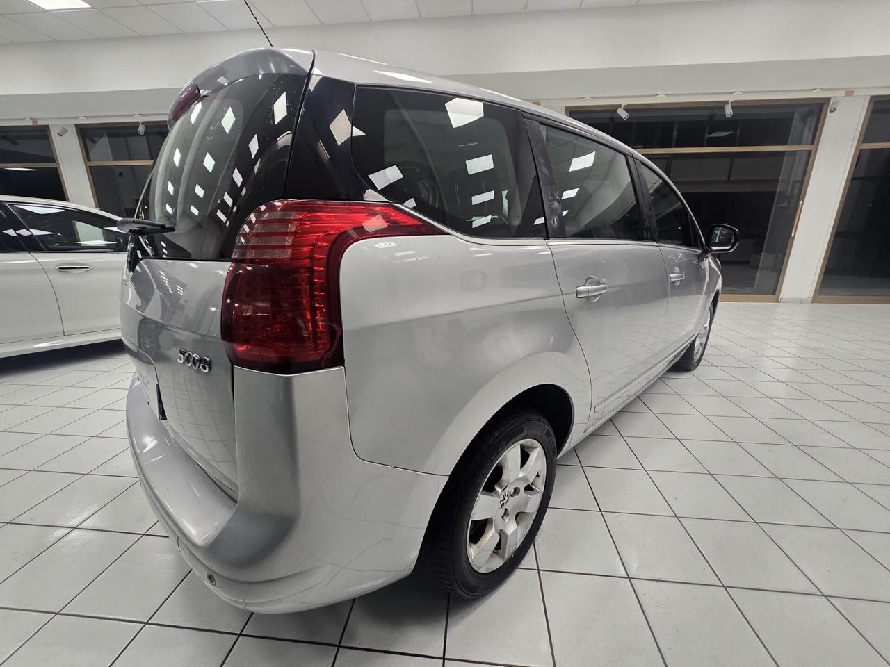 Peugeot 5008 1.6 HDi 112CV Premium